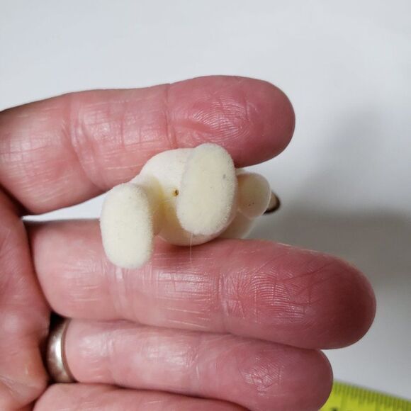 Sylvanian Families Calico Critters Flocked Bunny Rabbit Figure Toy - Picture 5 of 6